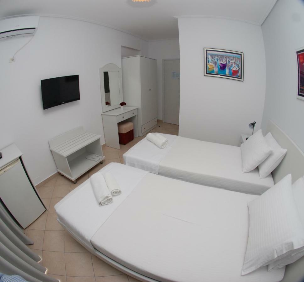 Hotel Ms Sarandë Exterior foto